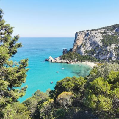 Trekking a Cala Luna