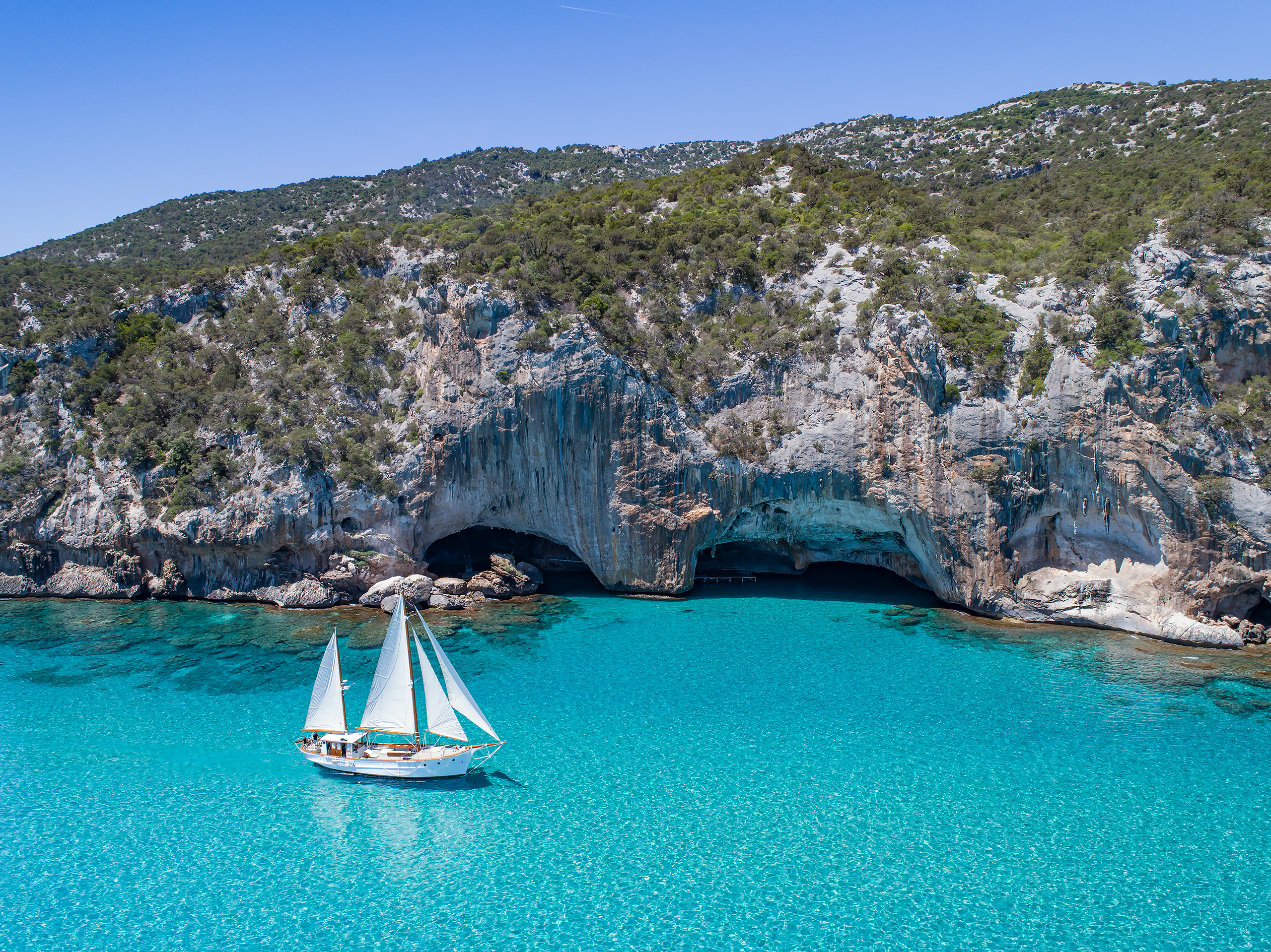 Dovesesto sailingship Grotta Bue Marino