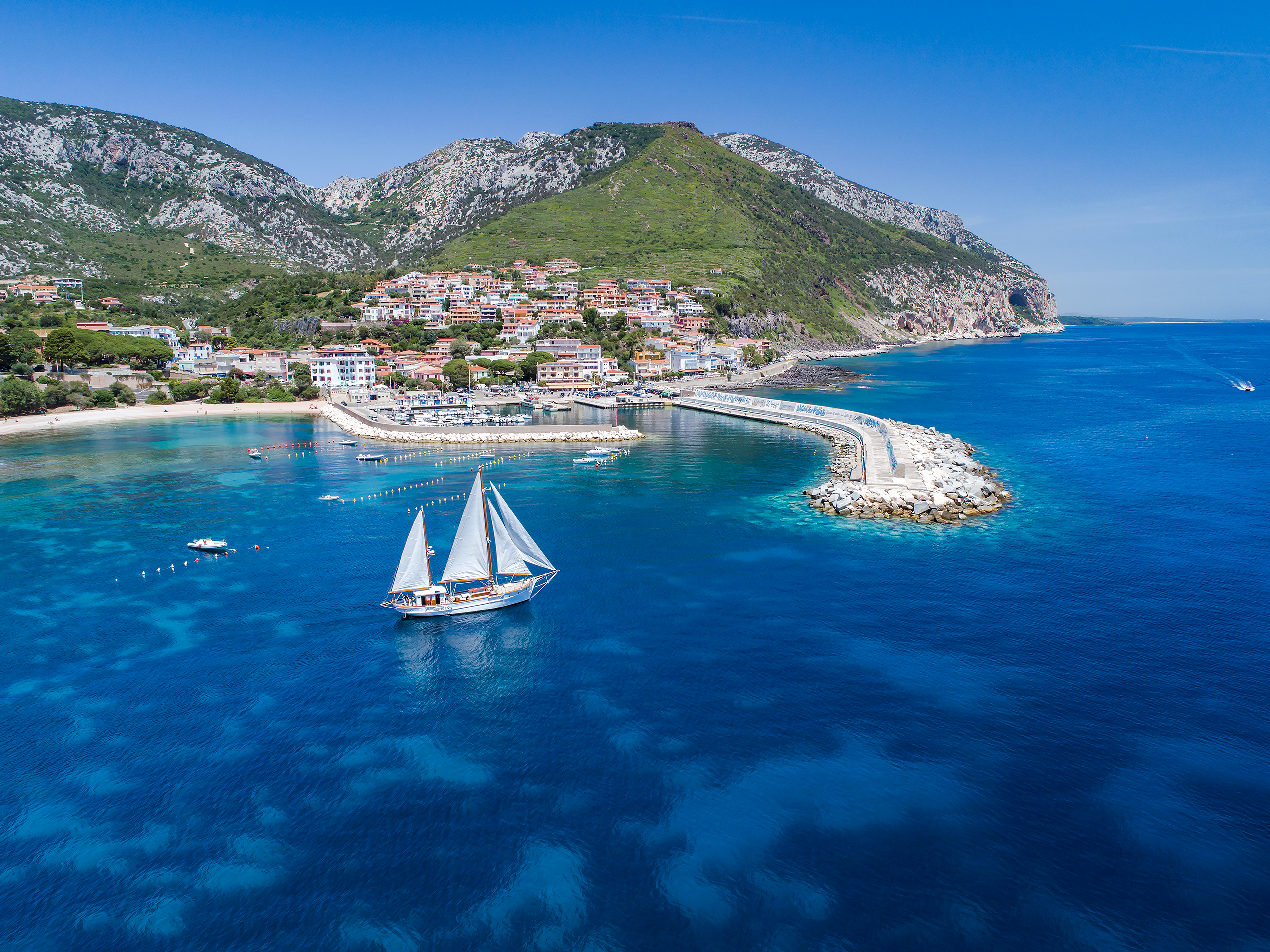 Veliero Dovesesto a Cala Gonone